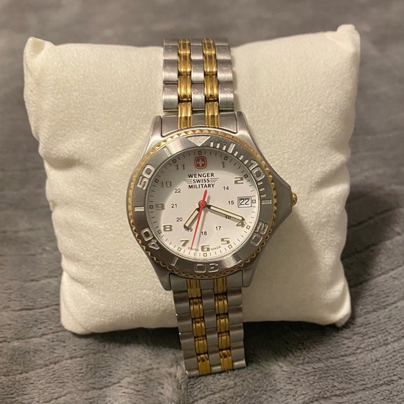 Wenger Swiss Military Watch - Picture 3 of 12